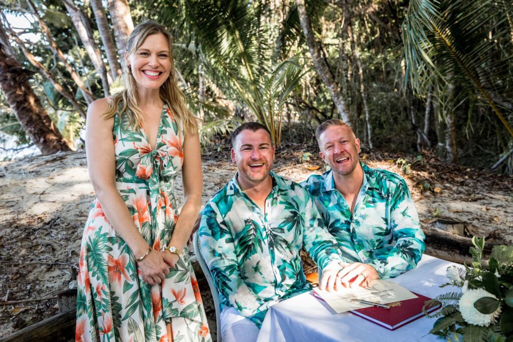 wedding celebrant cairns australia wide weddings live wedding entertainment cairns